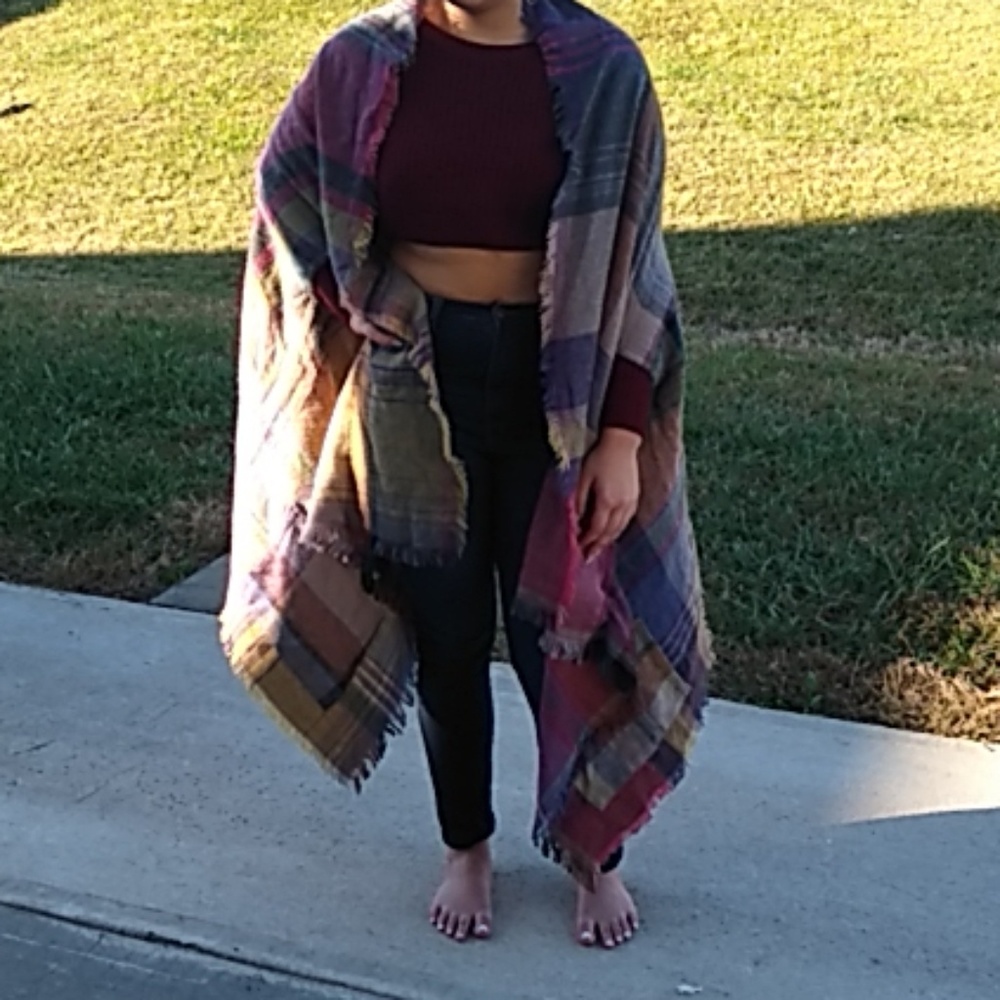 Bohemian fringe wrap with front pockets‎